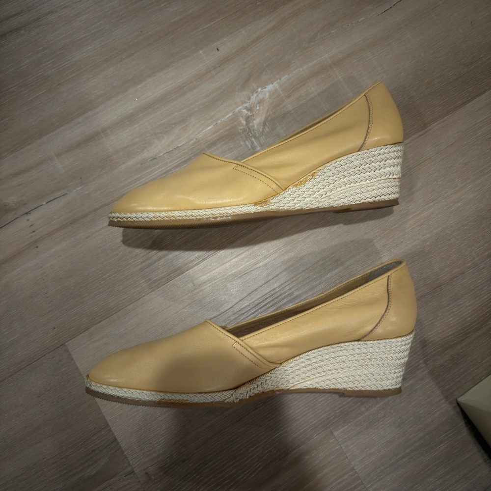 Evan Picone Mustard Espadrille Wedges - Picture 4 of 7